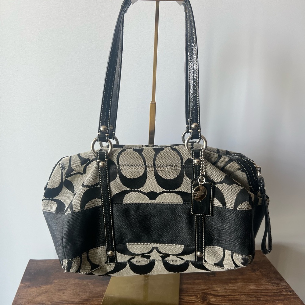 Authentic Coach Black and Grey Designer Women's Shoulder Bag